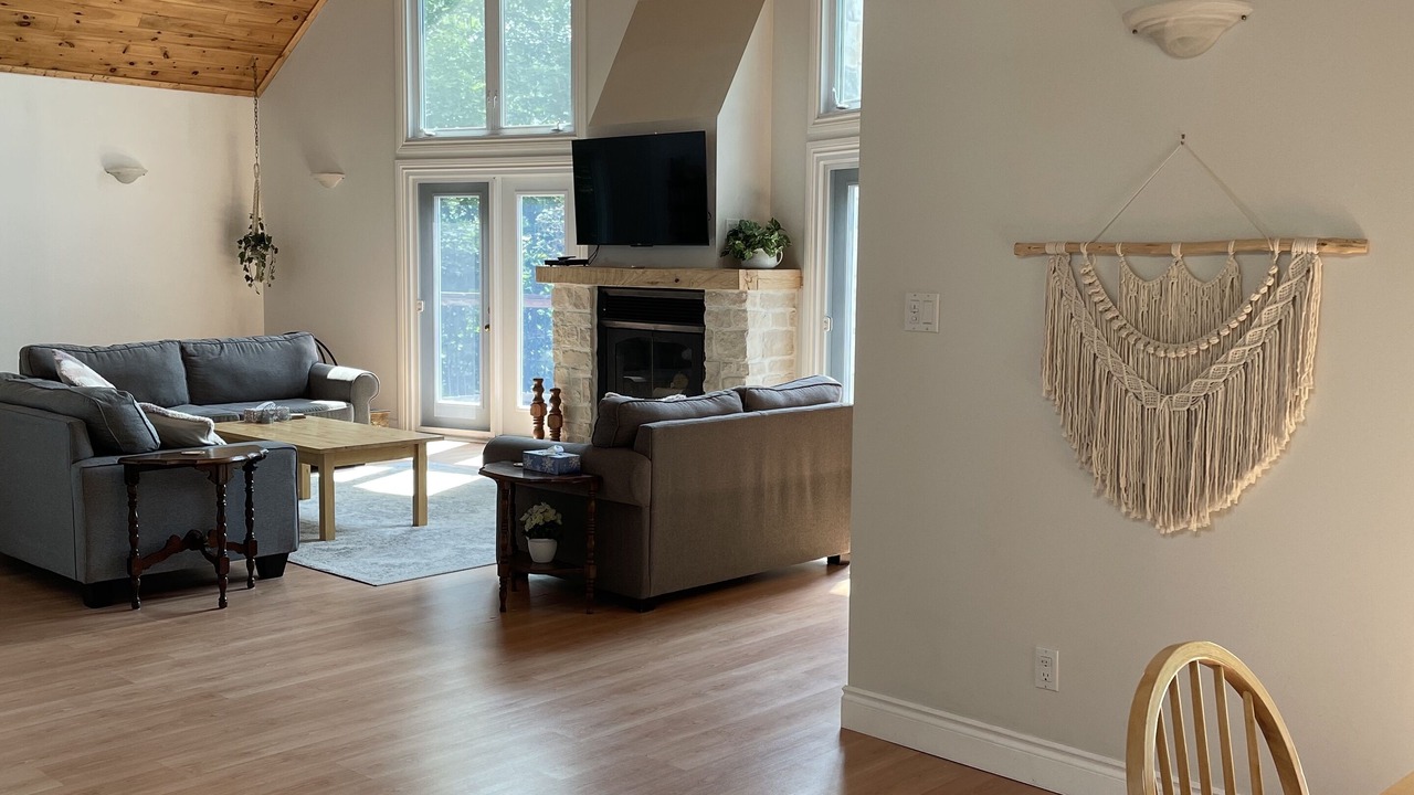 Photo of Livingroom in Haliburton Highlands