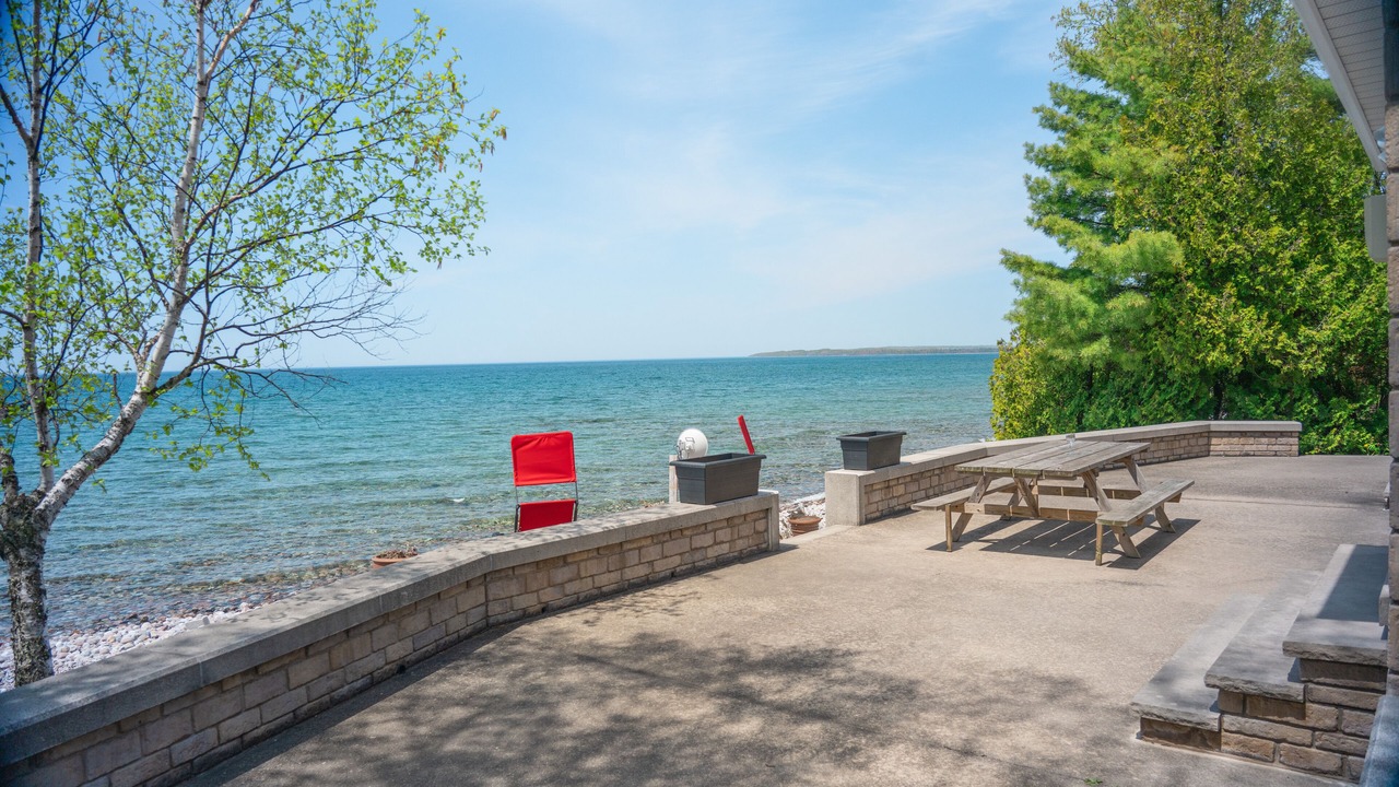 Photo of Outdoor in Tiny