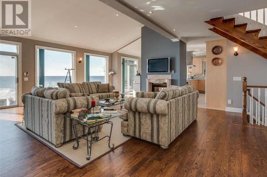 Photo of Livingroom in Tiny