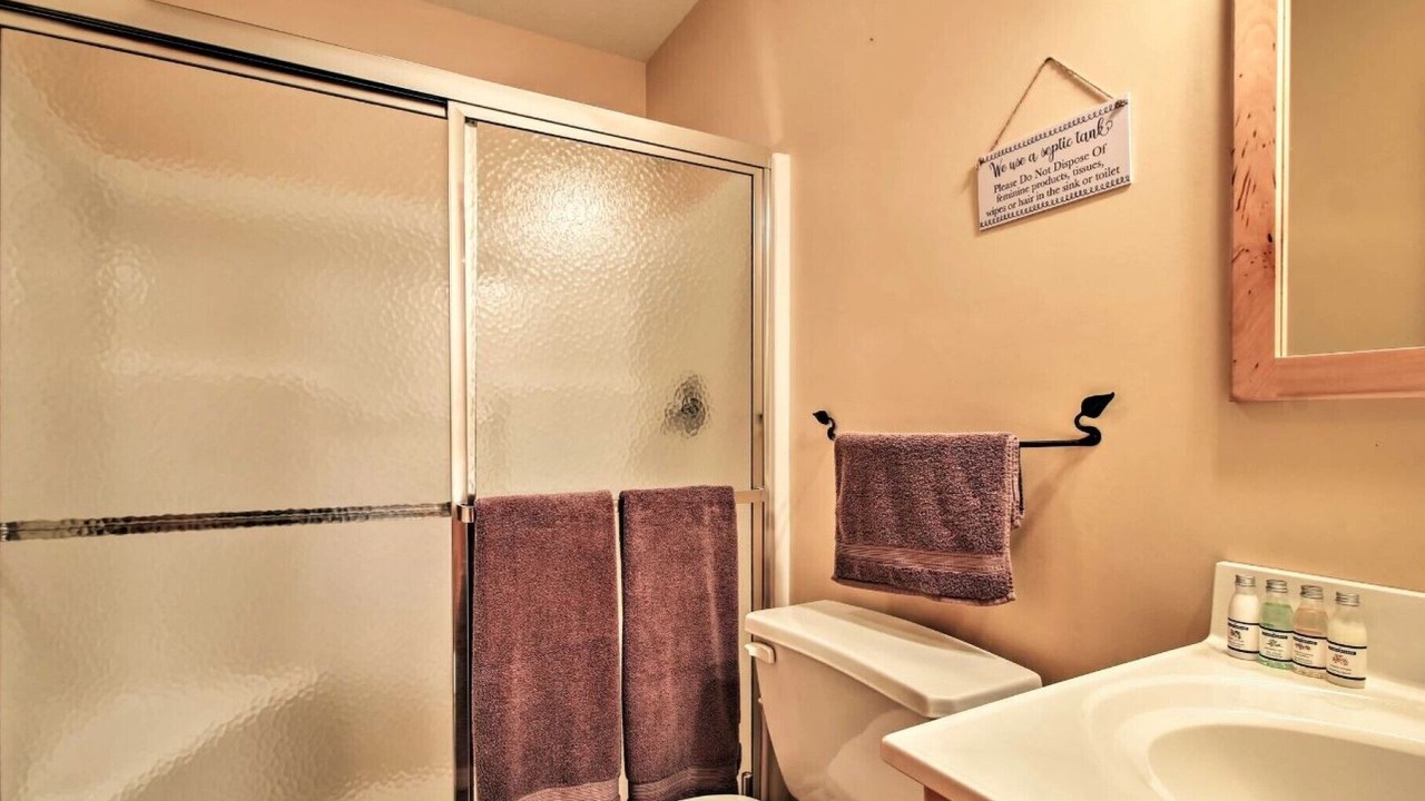 Photo of Bathroom in Bay Lake