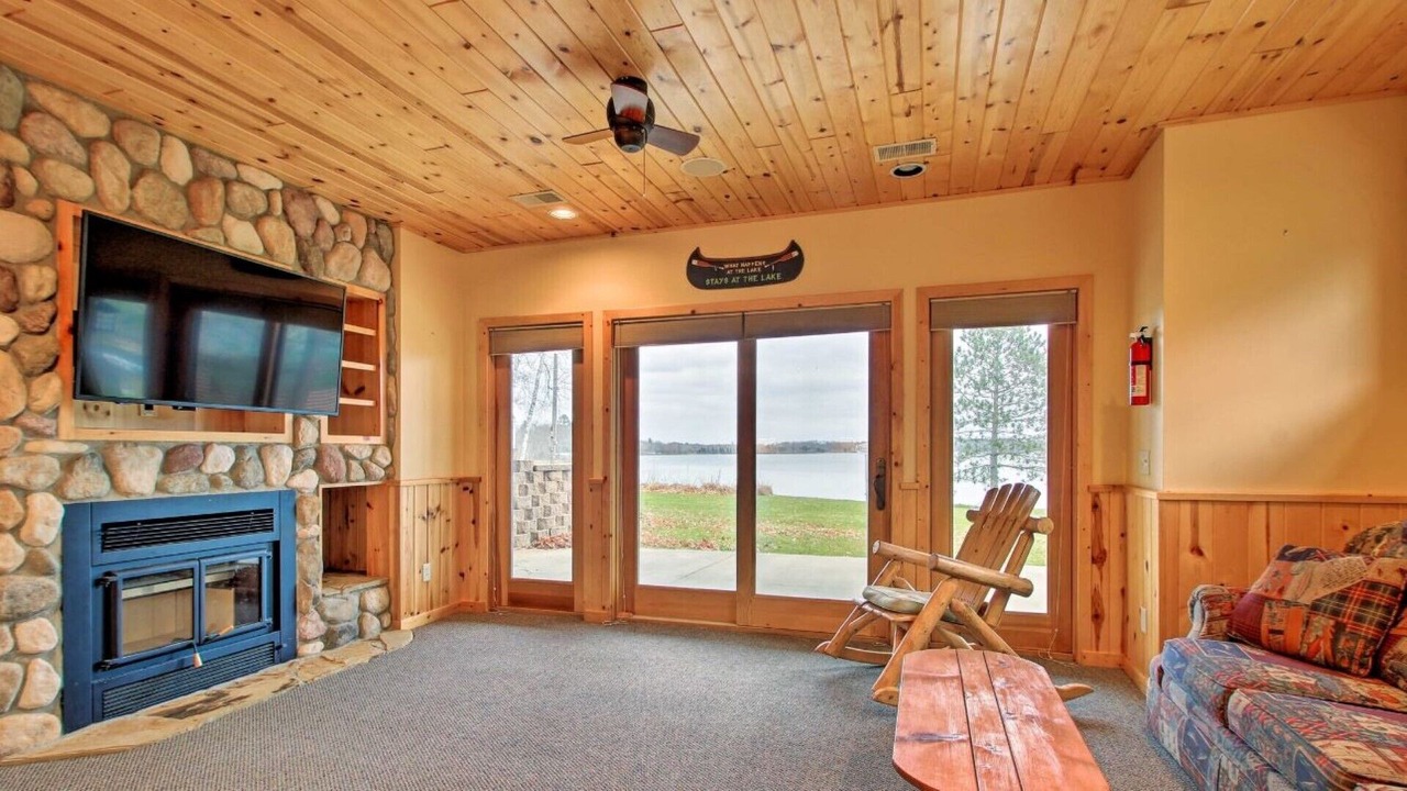 Photo of Livingroom in Bay Lake