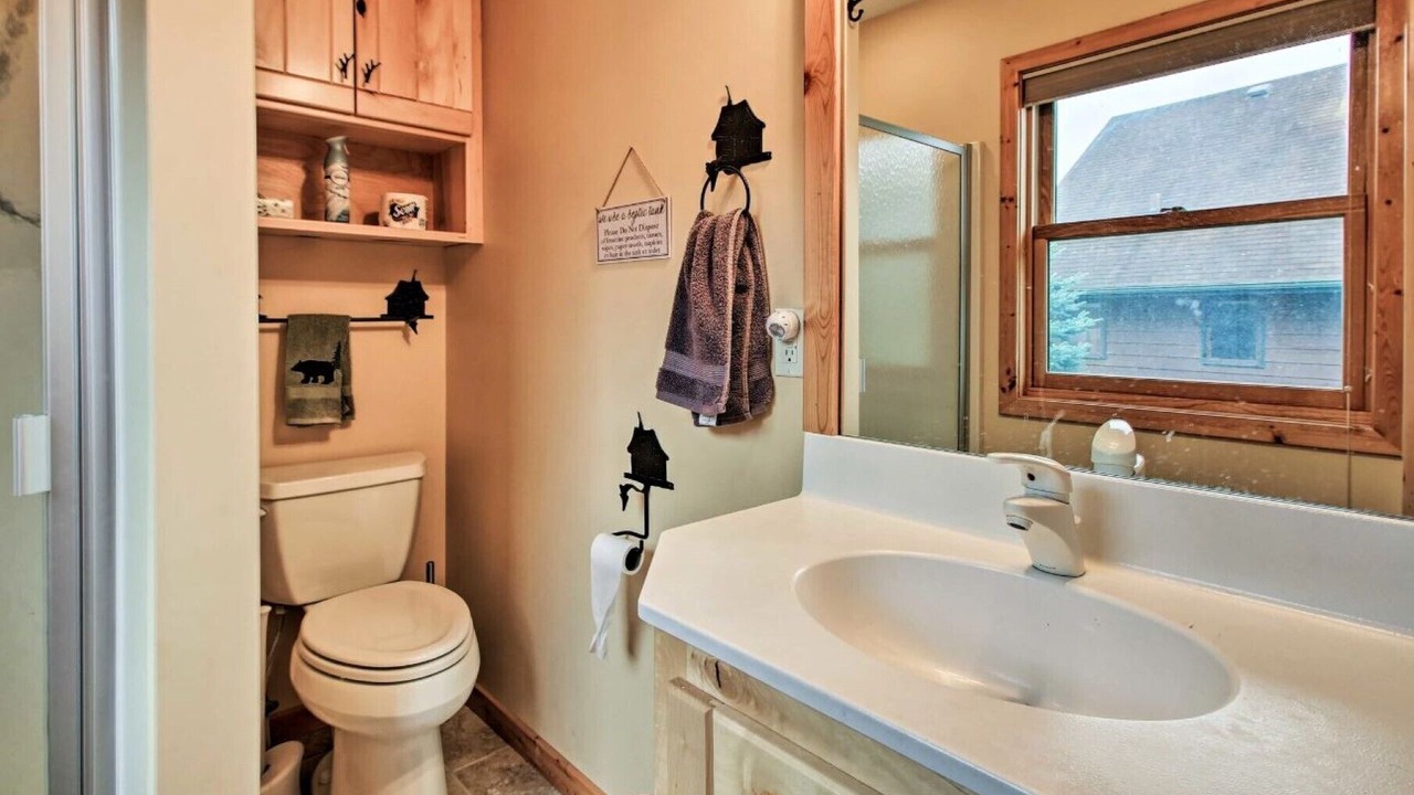 Photo of Bathroom in Bay Lake