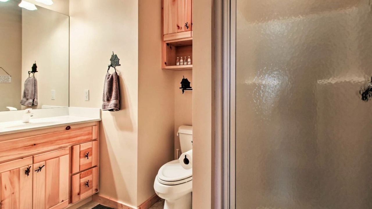 Photo of Bathroom in Bay Lake