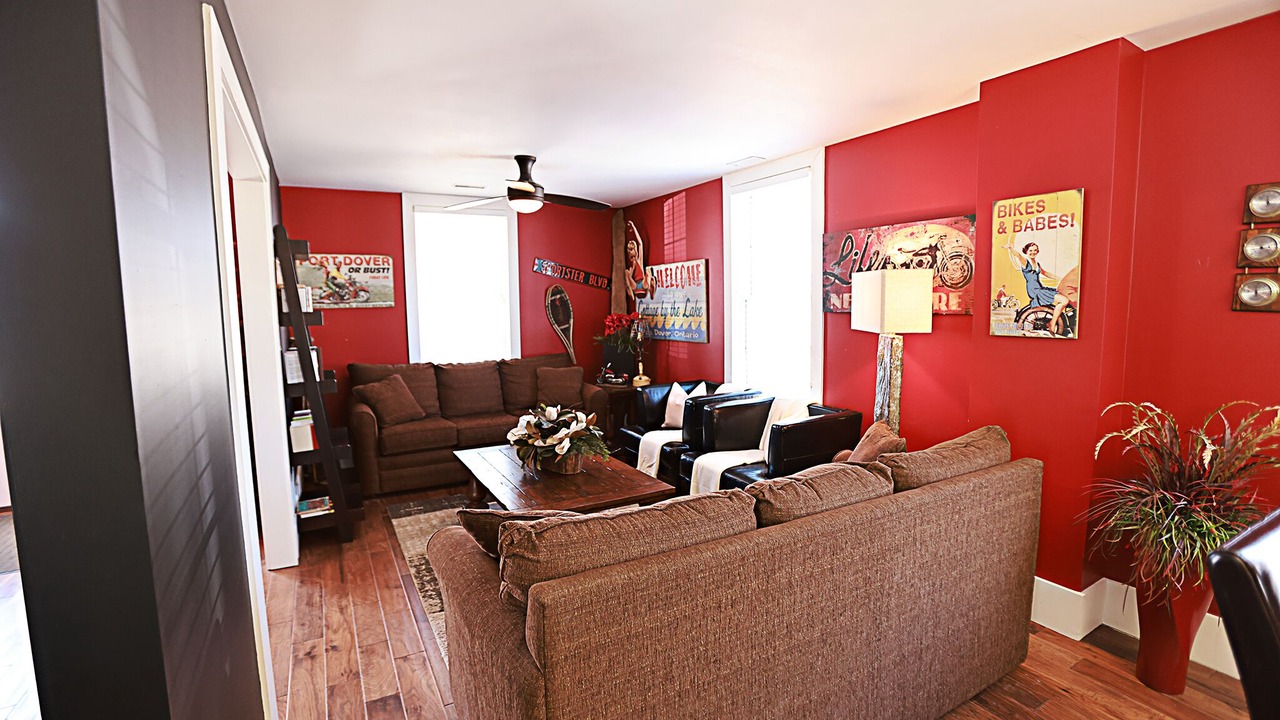 Photo of Livingroom in Port Dover
