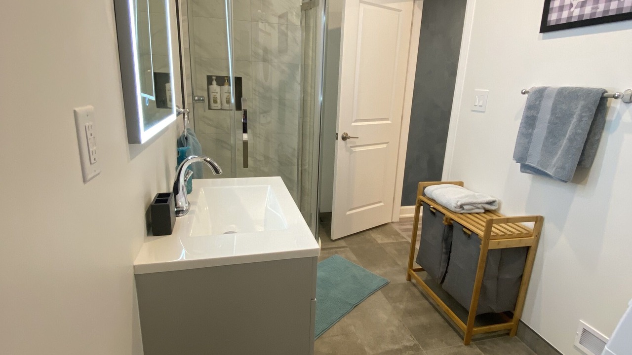 Photo of Bathroom in York Regional Municipality