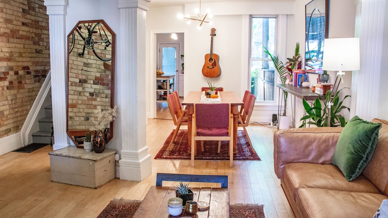 Photo of Livingroom in Beaconsfield Village