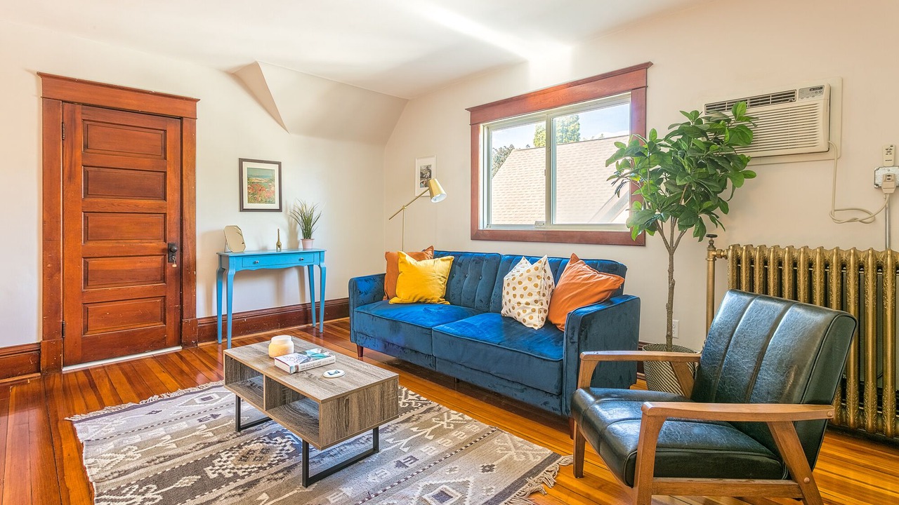 Photo of Livingroom in West Seventh