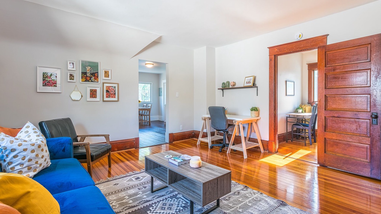 Photo of Livingroom in West Seventh