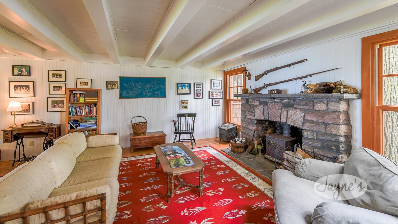Photo of Livingroom in Muskoka Lakes