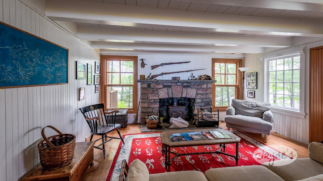 Photo of Livingroom in Muskoka Lakes
