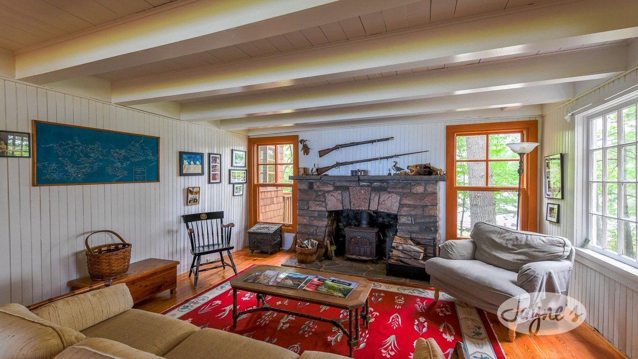 Photo of Livingroom in Muskoka Lakes