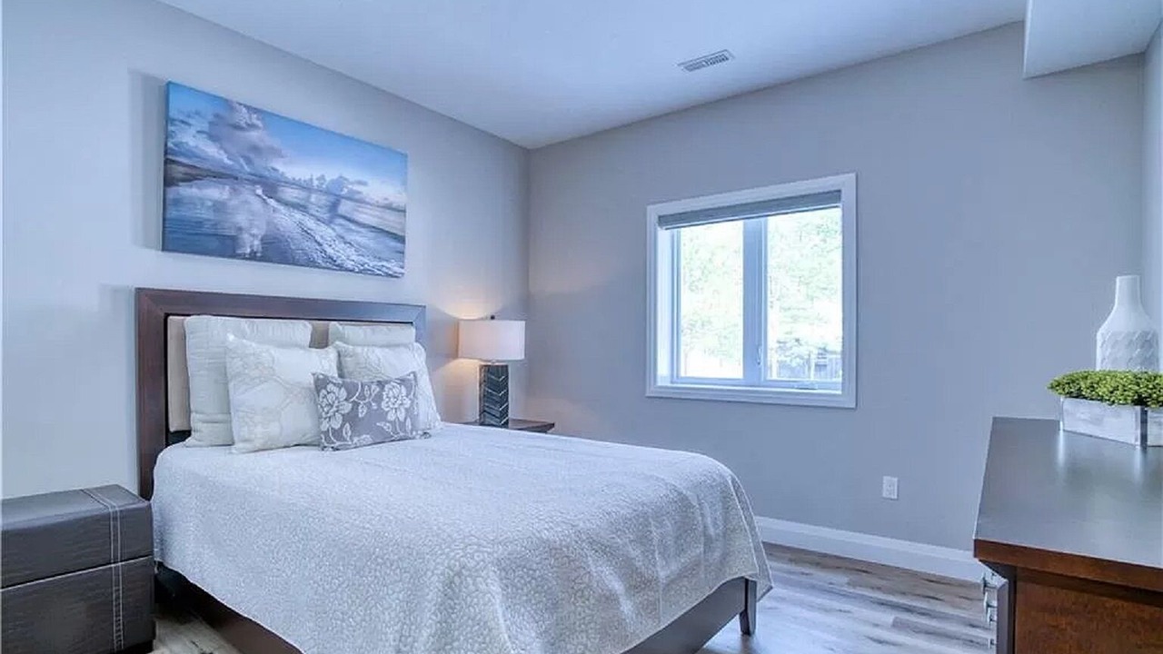 Photo of Bedroom in Grand Bend