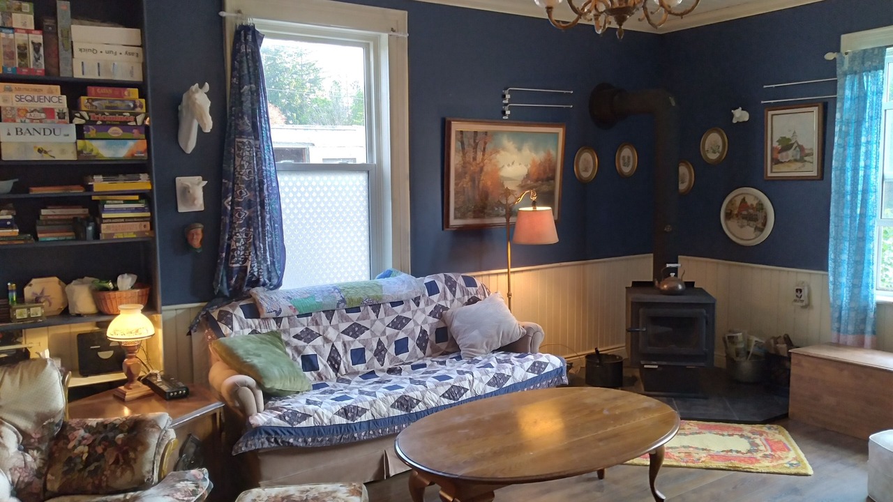 Photo of Livingroom in Addington Highlands