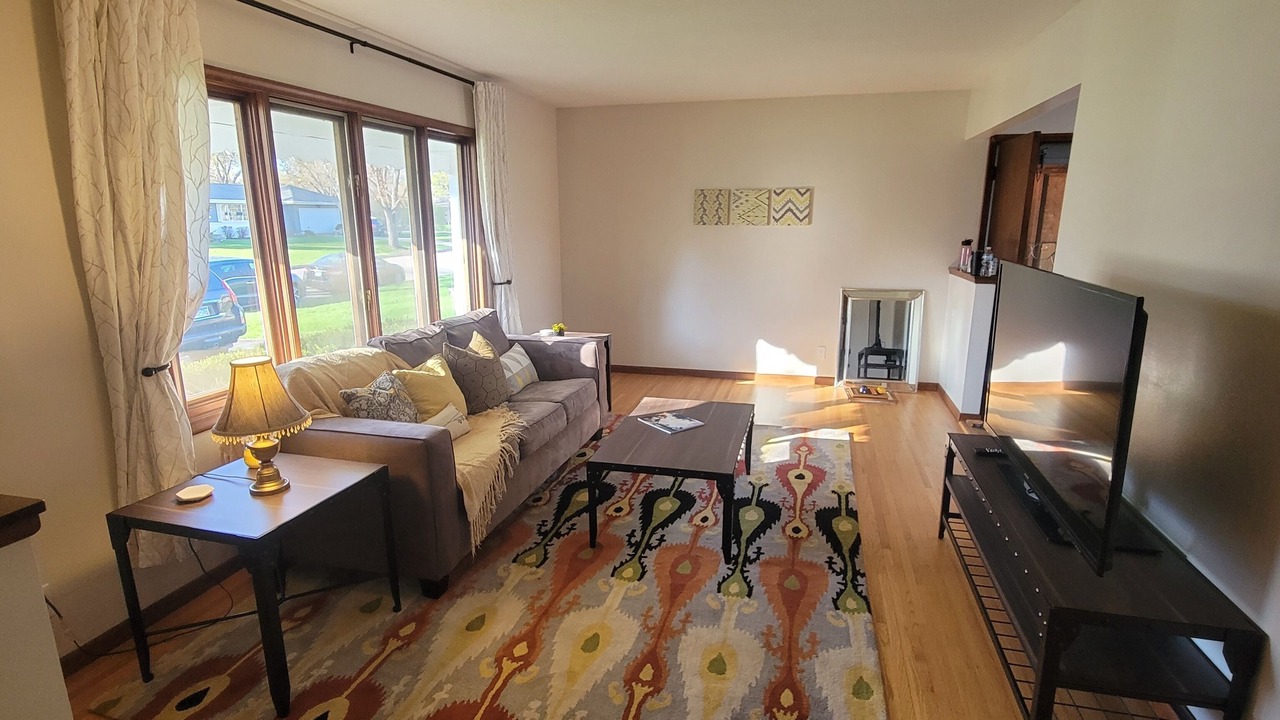 Photo of Livingroom in West Bloomington