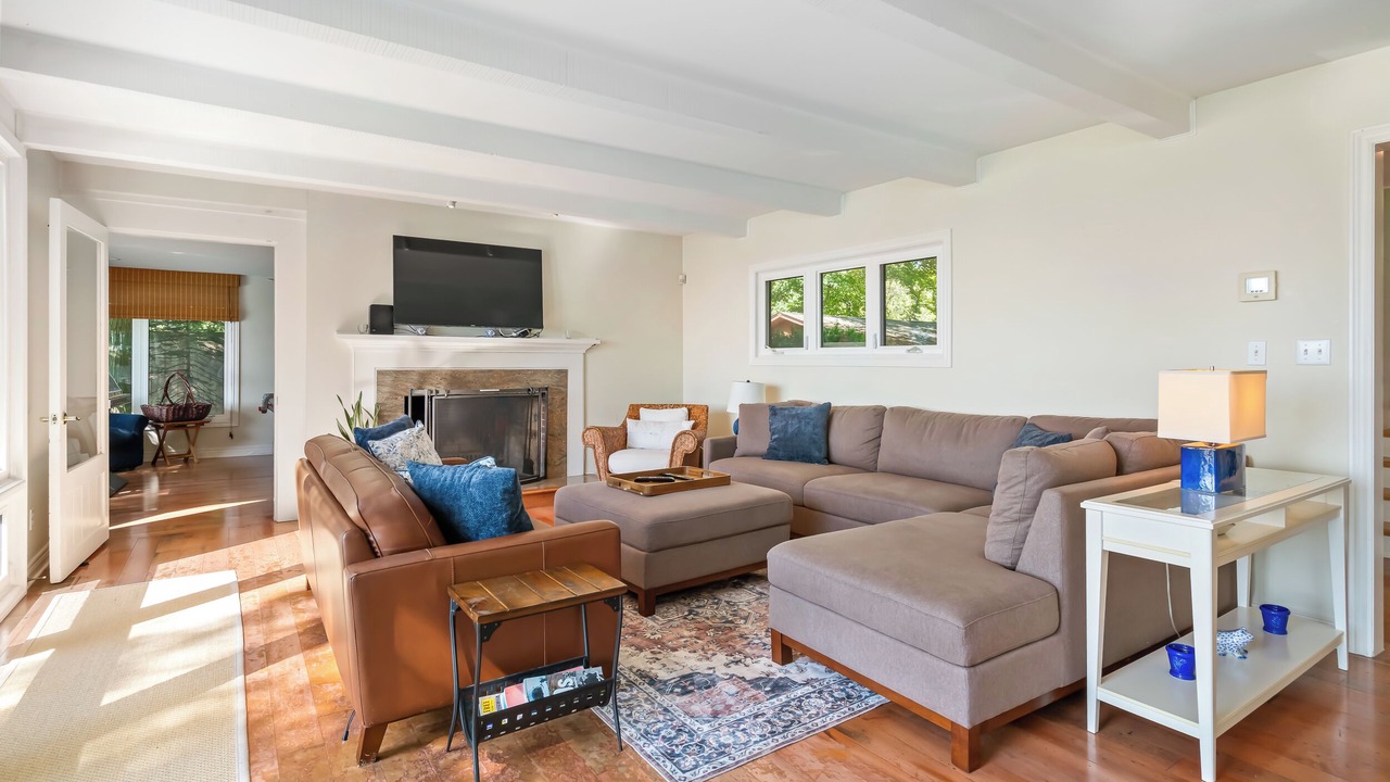 Photo of Livingroom in Fort Erie