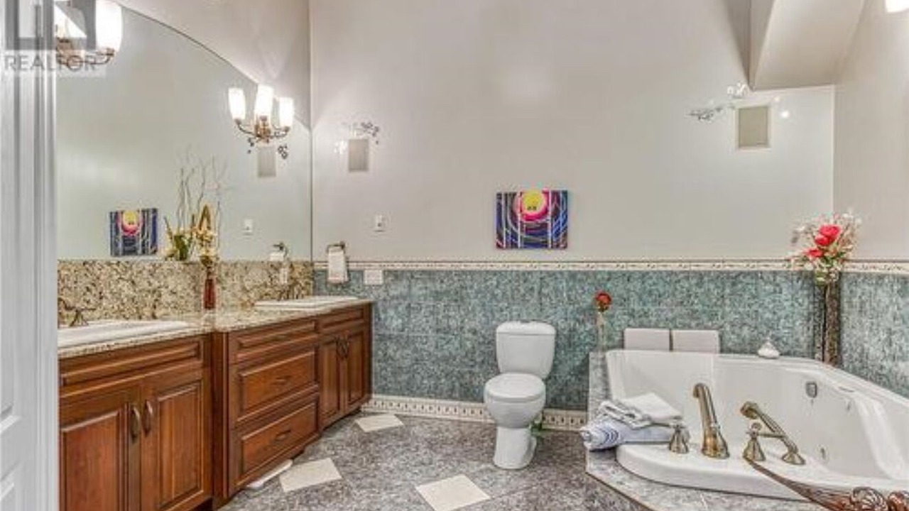 Photo of Bathroom in Azilda