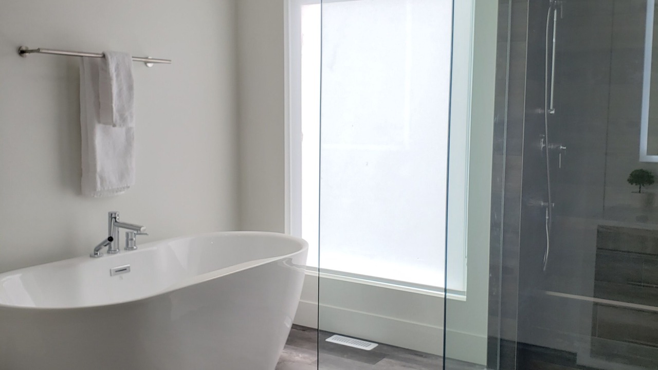 Photo of Bathroom in Grand Bend