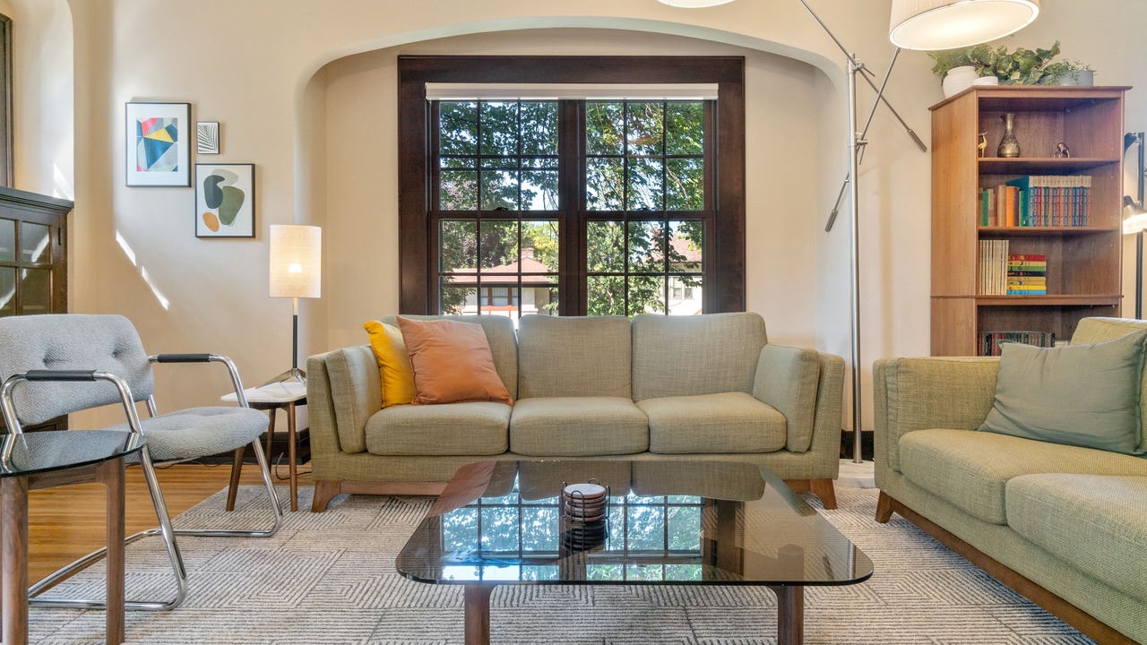 Photo of Livingroom in Lynnhurst