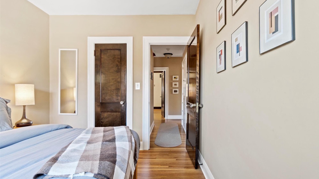 Photo of Bedroom in Lynnhurst
