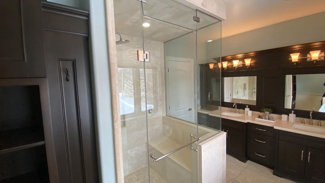 Photo of Bathroom in Essa