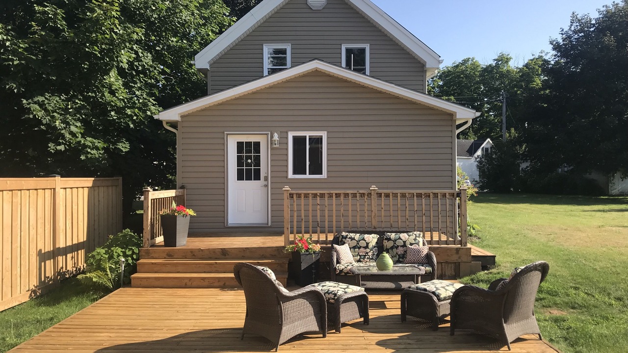 Photo of Patio Balcony in Shallow Lake