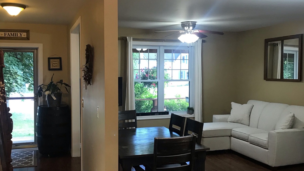 Photo of Livingroom in Shallow Lake