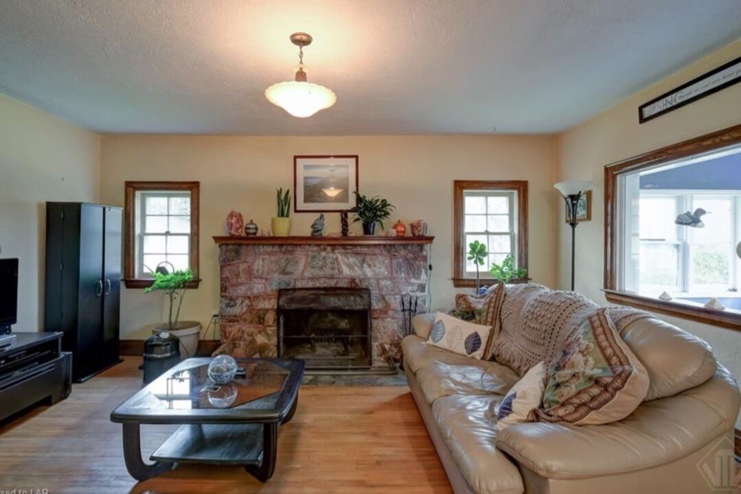 Photo of Livingroom in Algonquin Highlands