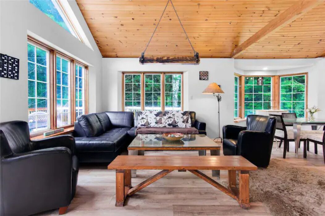 Photo of Livingroom in Bracebridge