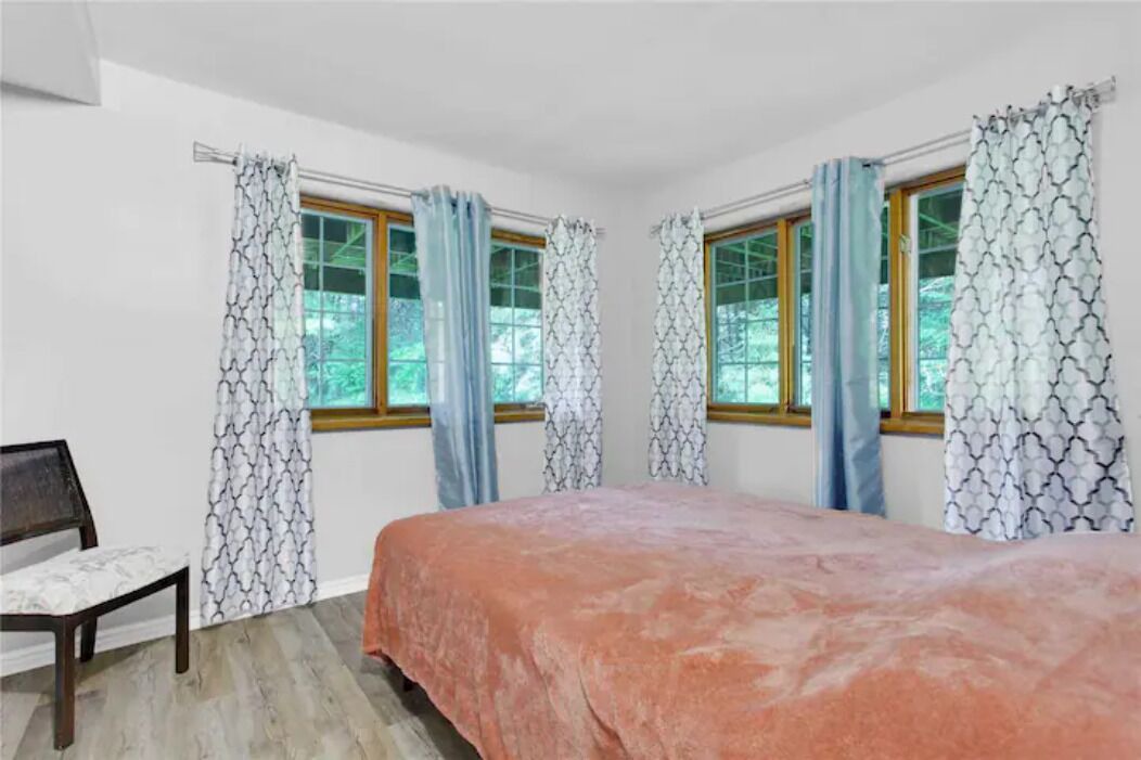 Photo of Bedroom in Bracebridge