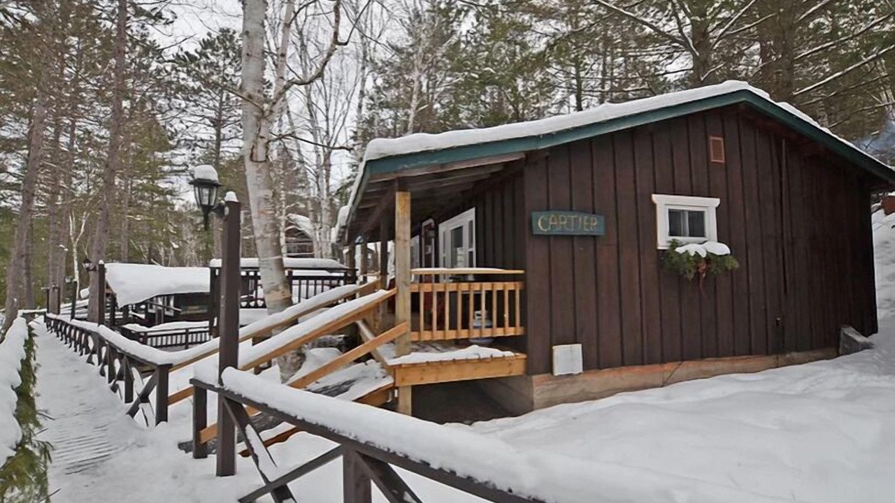 Photo of Outdoor in Papineau-Cameron