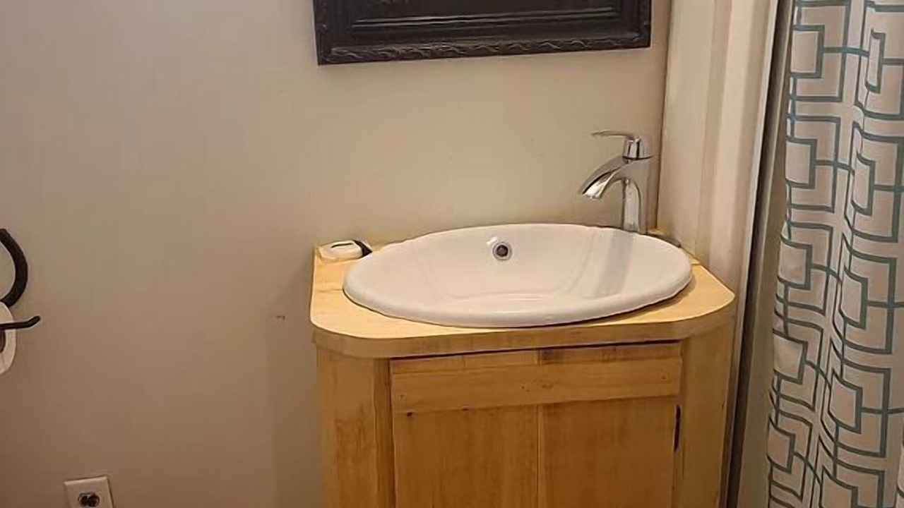 Photo of Bathroom in Papineau-Cameron