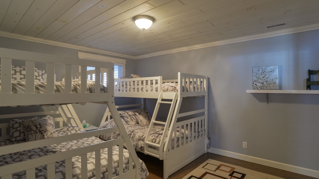 Photo of Bedroom in Lake of Bays