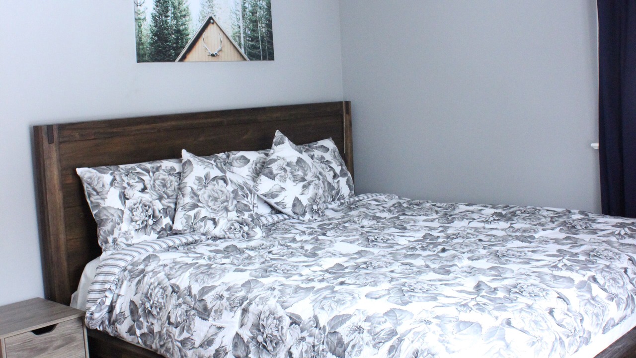 Photo of Bedroom in Lake of Bays