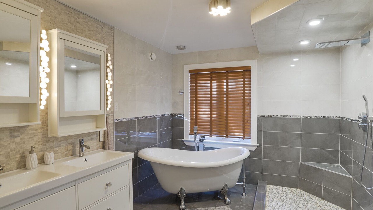 Photo of Bathroom in Lake of Bays