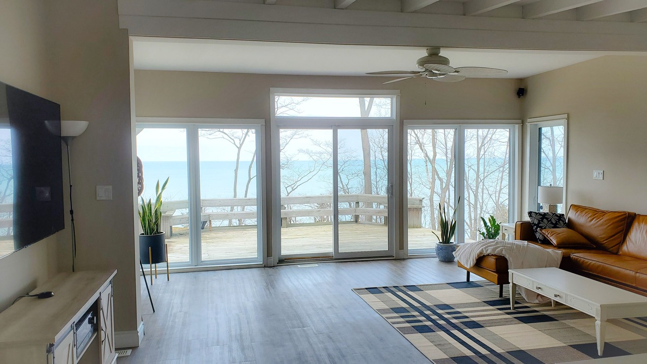Photo of Livingroom in Plympton-Wyoming