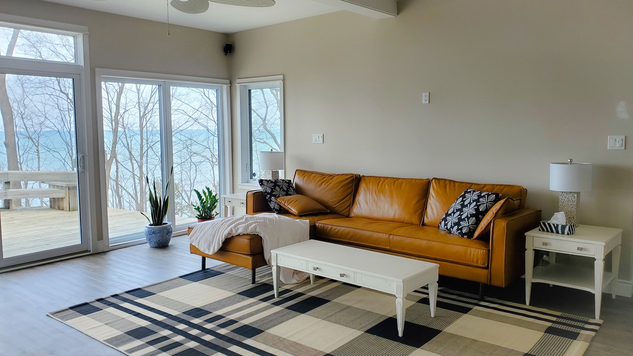 Photo of Livingroom in Plympton-Wyoming