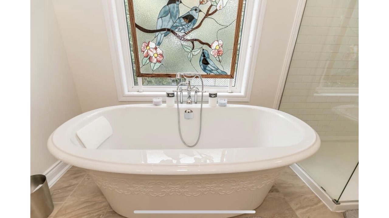 Photo of Bathroom in Victoria Harbour