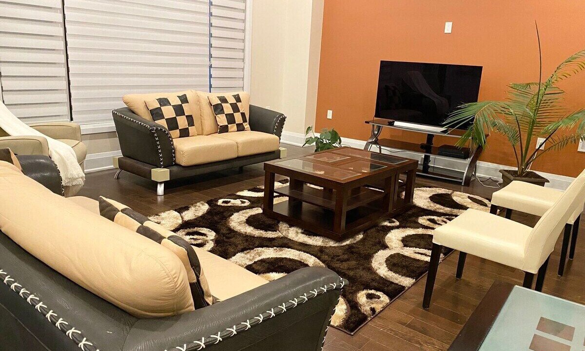 Photo of Livingroom in Pickering