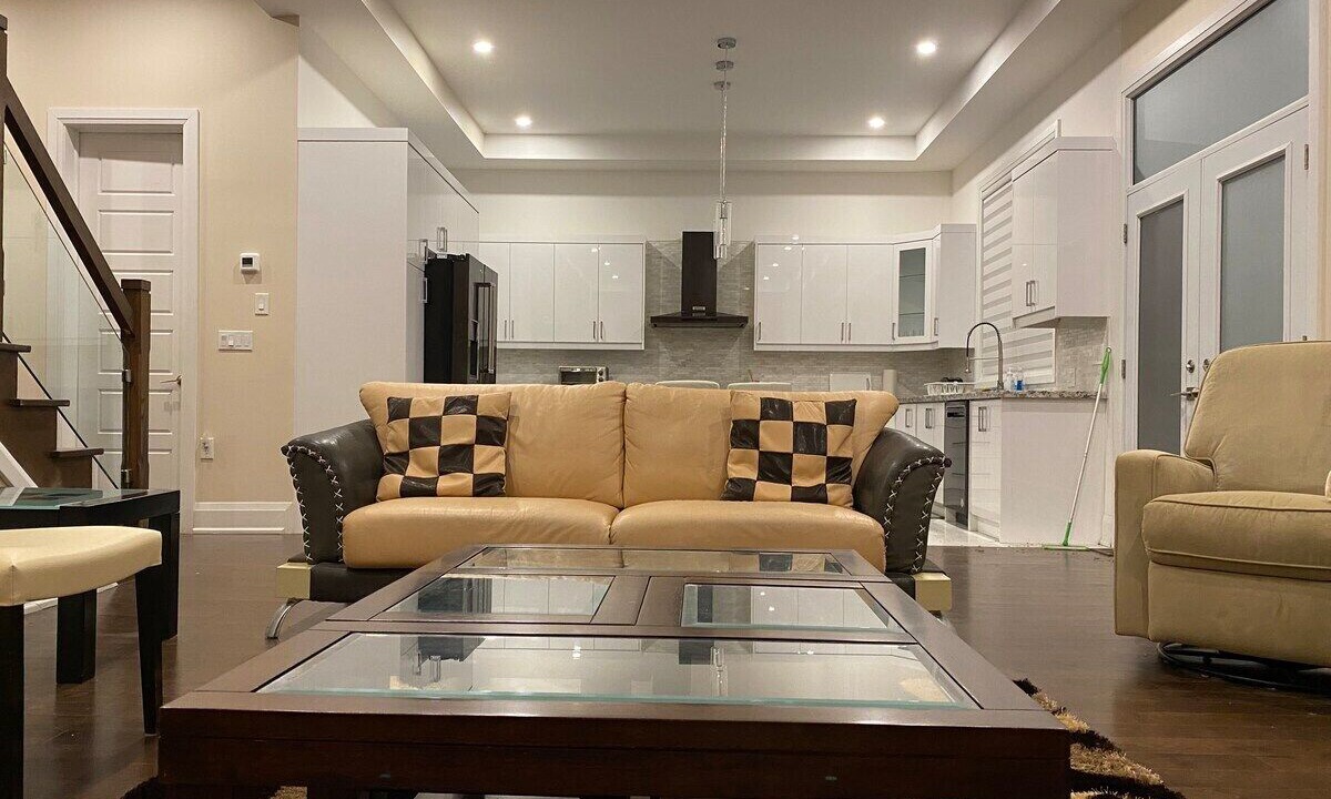 Photo of Livingroom in Pickering