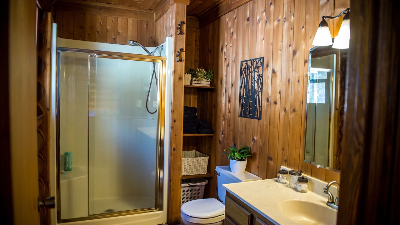 Photo of Bathroom in Orr