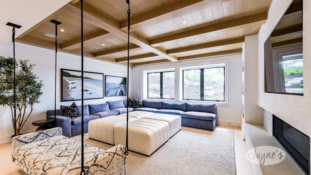 Photo of Livingroom in Algonquin Highlands
