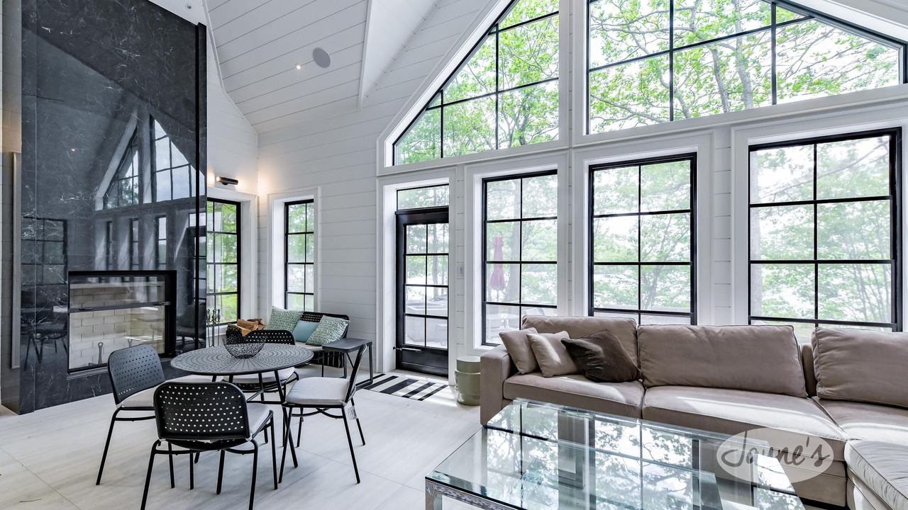 Photo of Livingroom in Algonquin Highlands