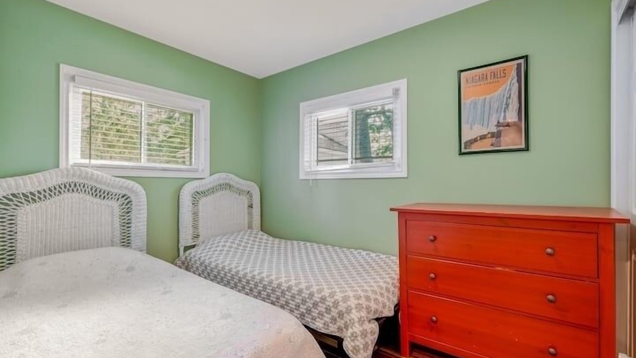 Photo of Bedroom in Crystal Beach