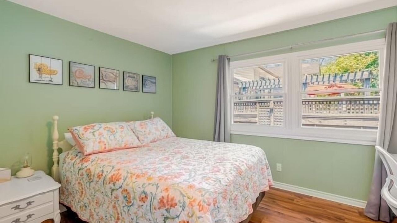 Photo of Bedroom in Crystal Beach
