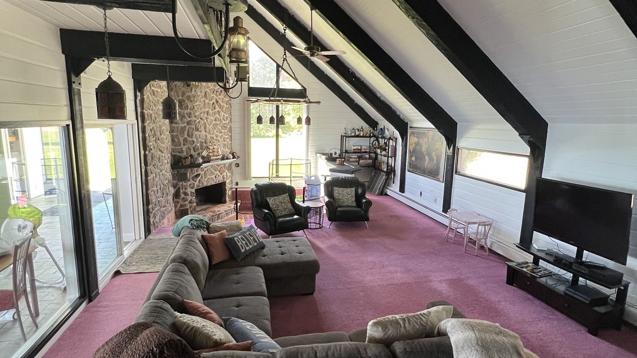 Photo of Livingroom in Shuniah