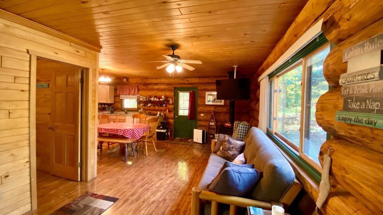 Photo of Livingroom in Backus