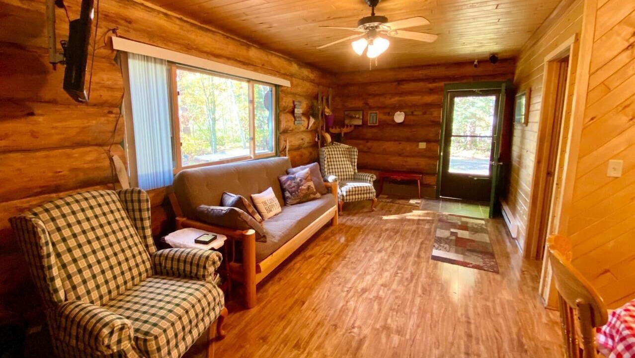 Photo of Livingroom in Backus