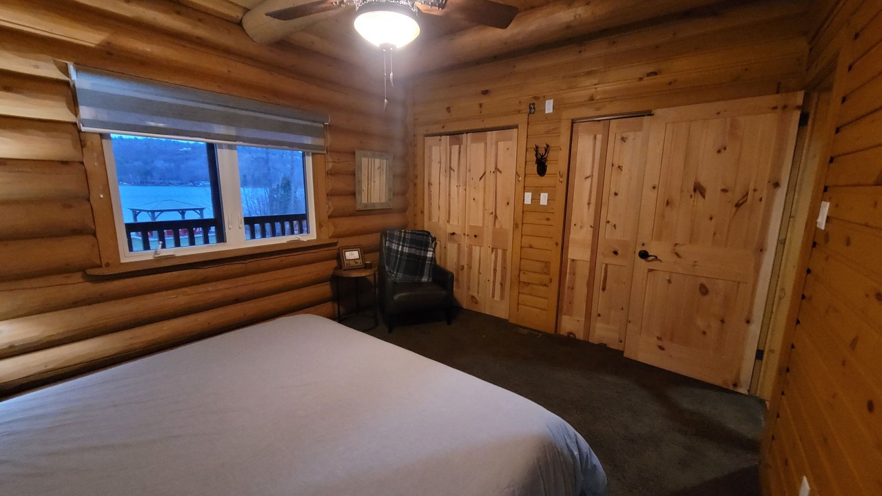 Photo of Bedroom in Golden Lake