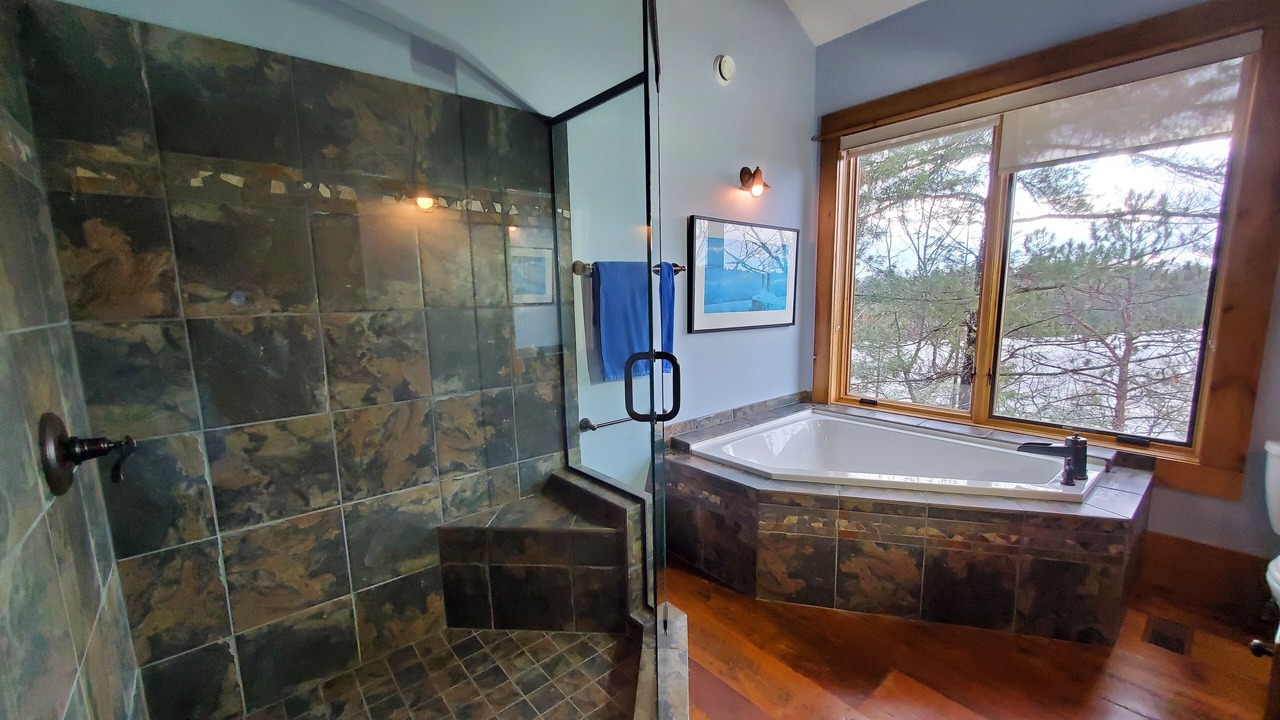 Photo of Bathroom in Gravenhurst