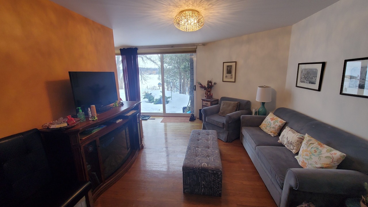 Photo of Livingroom in Richmond Hill